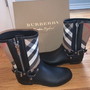 0 Authentic Burberry Rain Boots 